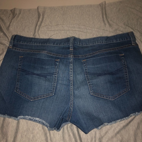 Shorts - Picture 2 of 2